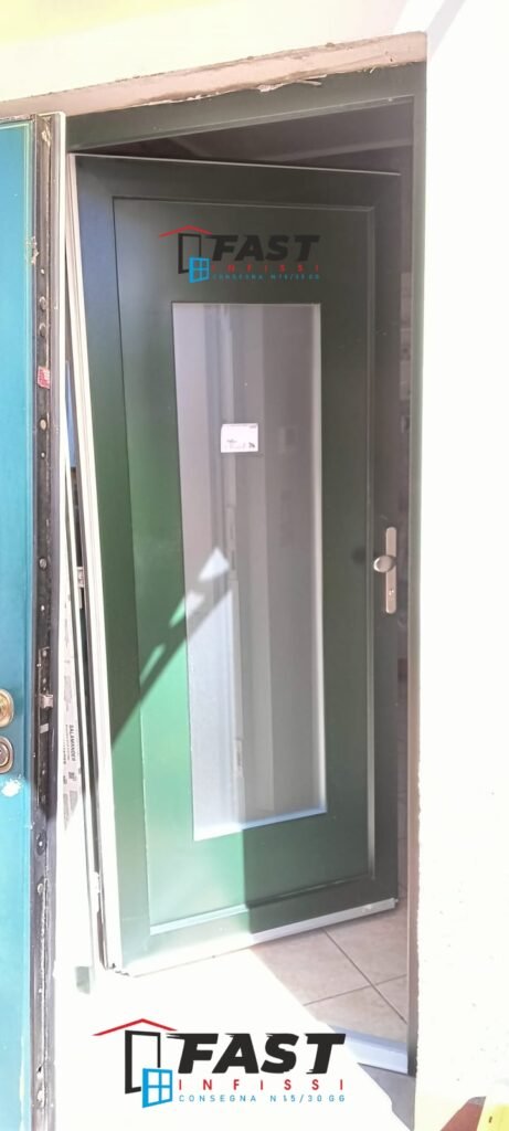 Portone in PVC con Vetro blindato e serratura multipunct La Spezia