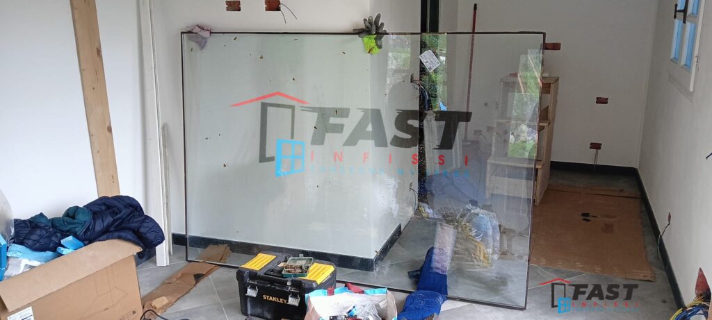 Installazione e montaggio nuovi infissi in PVC di ultima generazione con doppio vetro Massa Carrara