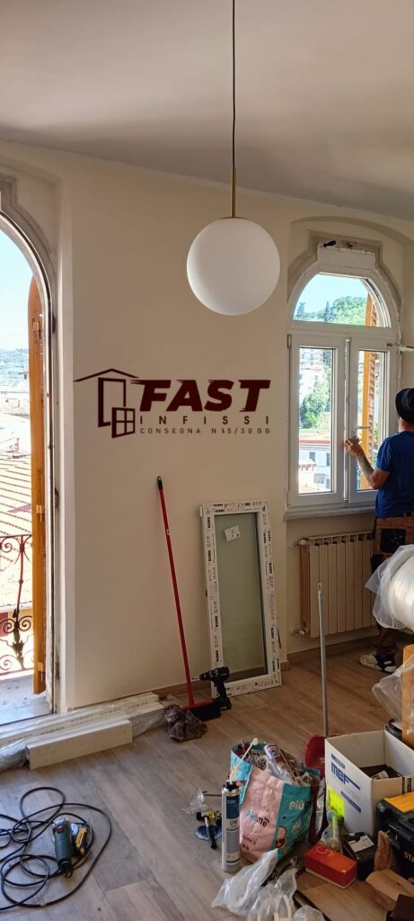 Fornitura e messa in opera di nuovi infissi centinati,in PVC doppio vetro La Spezia