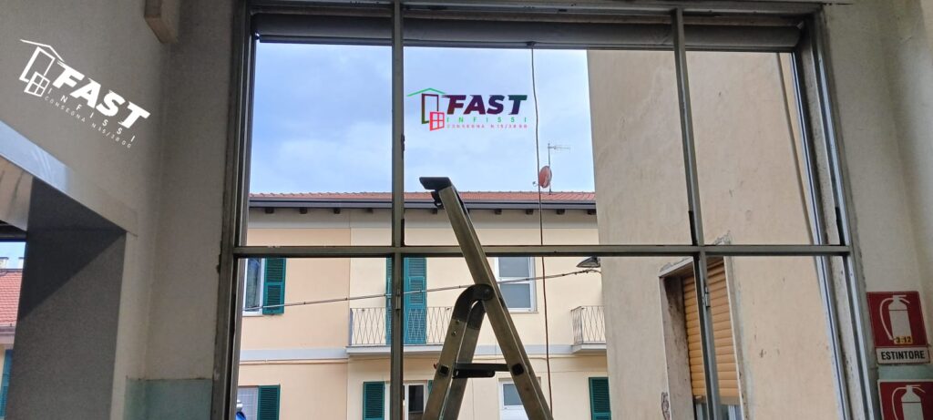 Smontaggio e montaggio di infissi per inserimento macchinari presso l'ospedale sant'andrea della Spezia