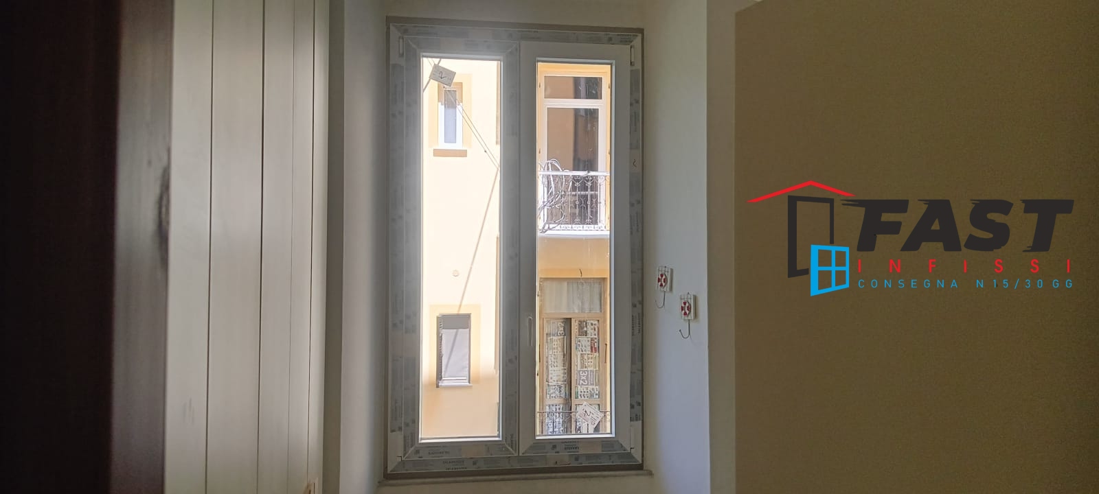 Fornitura e messa in opera di nuovi infissi in PVC doppio vetro Carrara