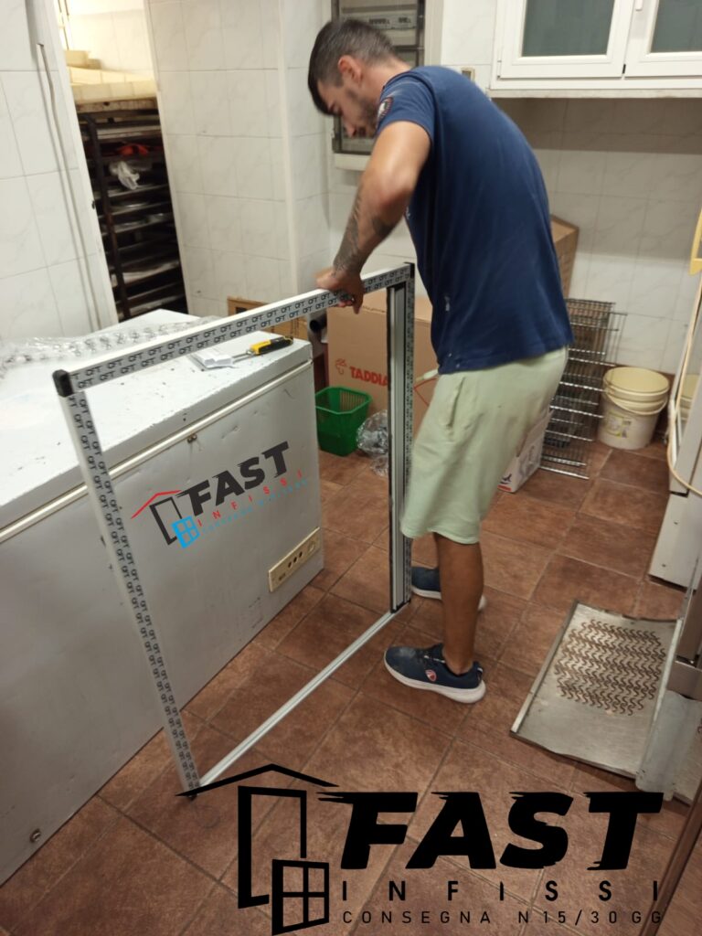 Fornitura e messa in opera di nuove zanzariere plisse in acciaio rinforzato 26-08-25 Genova