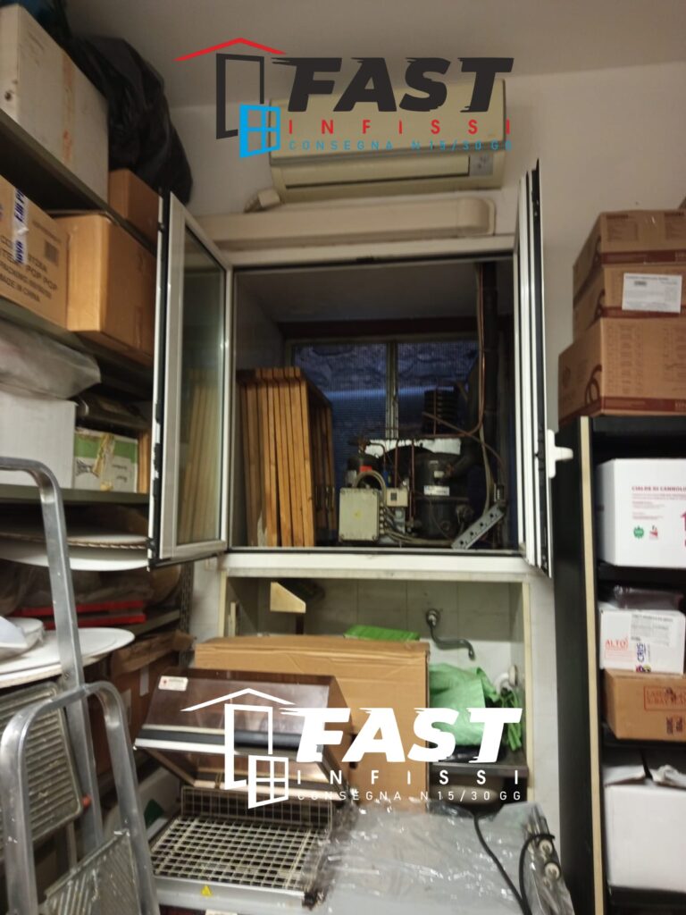 Fornitura e messa in opera di nuove zanzariere plisse in acciaio rinforzato 26-08-25 Genova