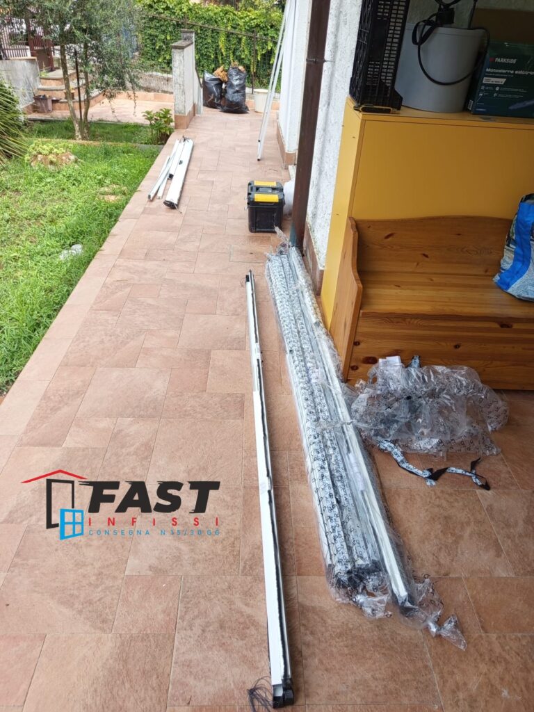 Fornitura e messa in opera di nuove zanzariere plisse in acciaio rinforzato Aulla