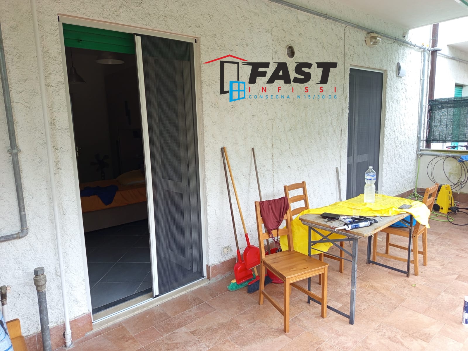 Fornitura e messa in opera di nuove zanzariere plisse in acciaio rinforzato Aulla