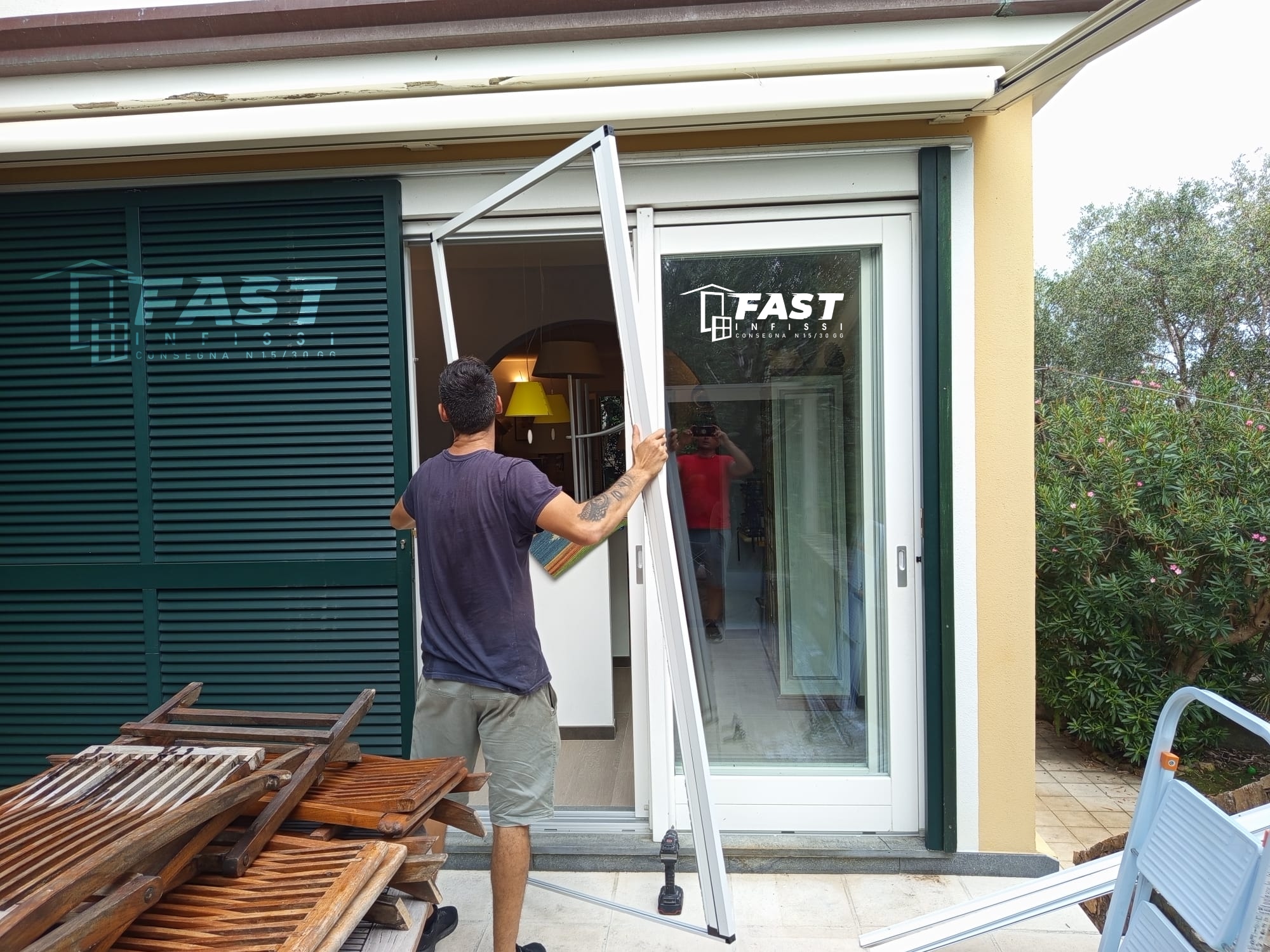 Fornitura e messa in opera di nuove zanzariere plisse in acciaio rinforzato Lerici