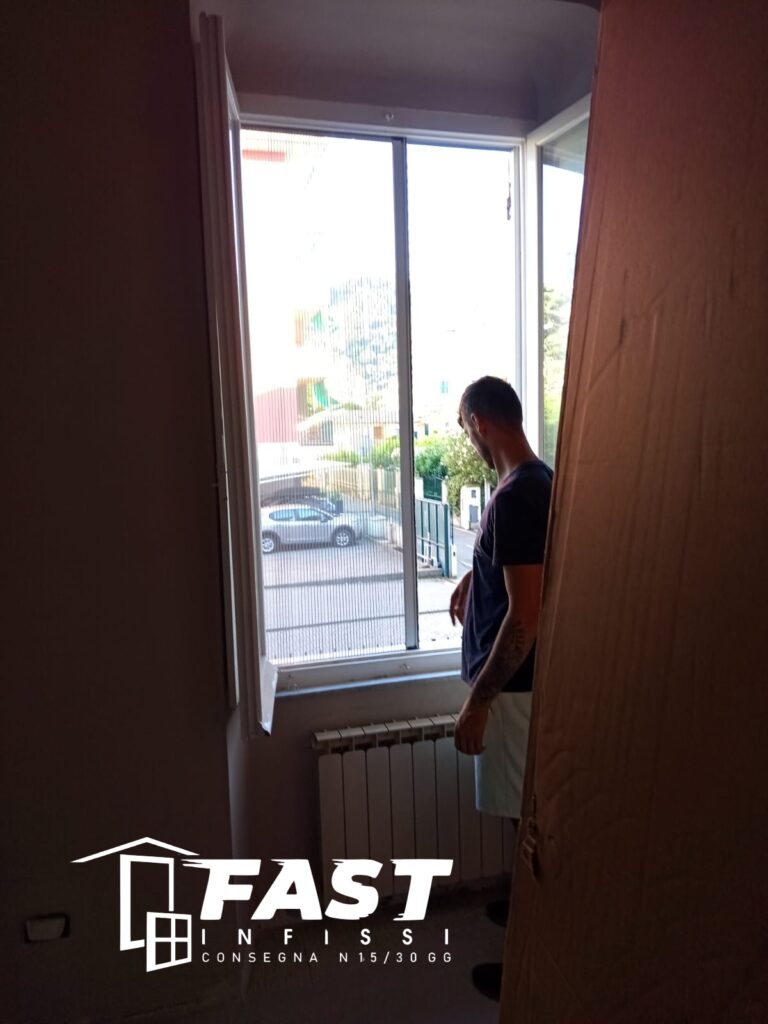 Fornitura e messa in opera di nuove zanzariere plisse in acciaio rinforzato Levanto