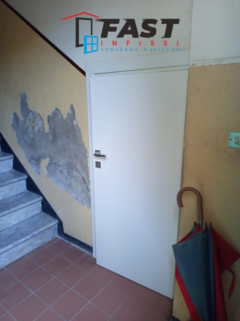 Fornitura e messa in opera di nuovi infissi in PVC doppio vetro e porte interne Lerici