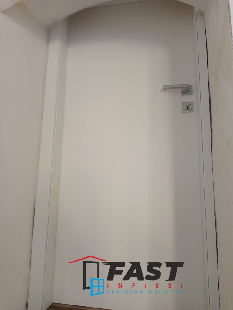 Fornitura e messa in opera di nuovi infissi in PVC doppio vetro e porte interne Lerici