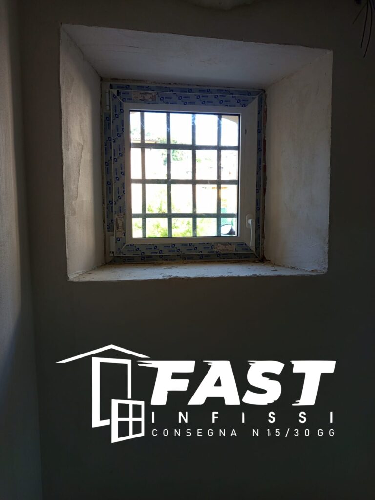 Fornitura e messa in opera di nuovi infissi in PVC doppio vetro e porte interne Lerici