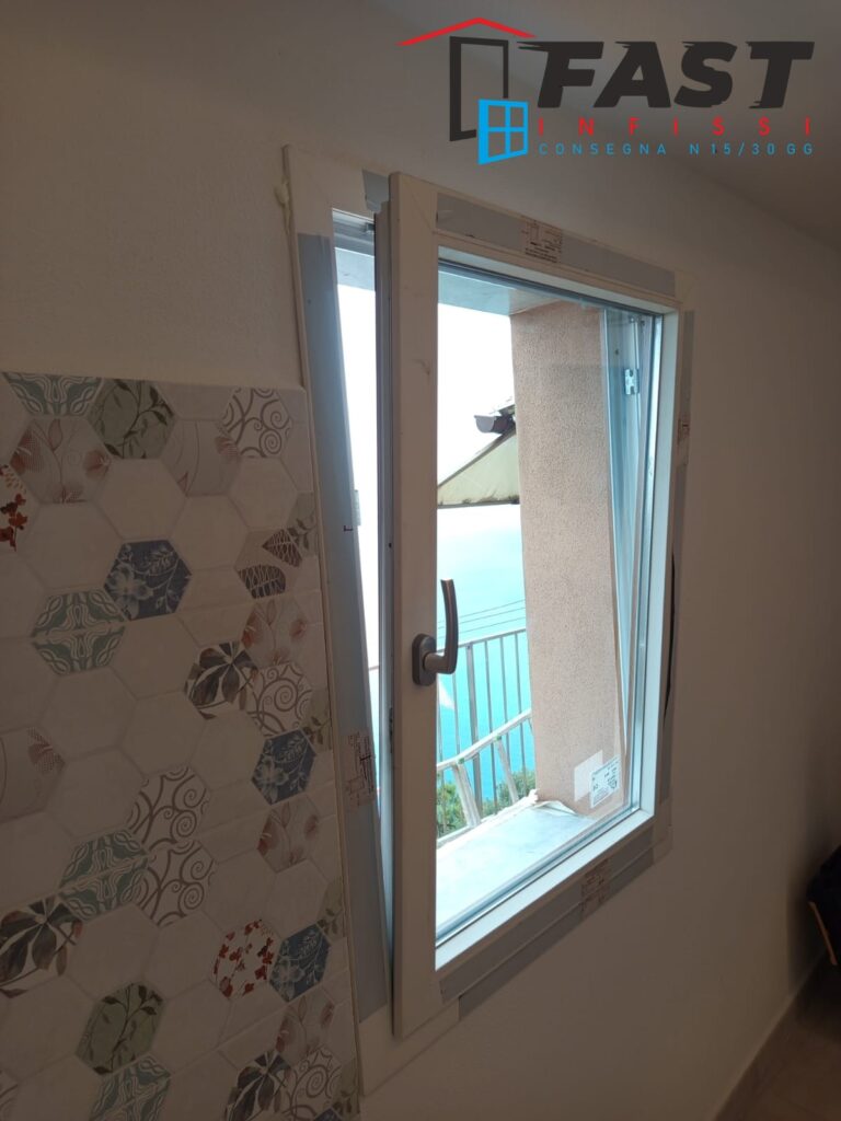 Fornitura e posa in opera di nuovi infissi in PVC profilo bicolore con doppio vetro Vernazza Sp