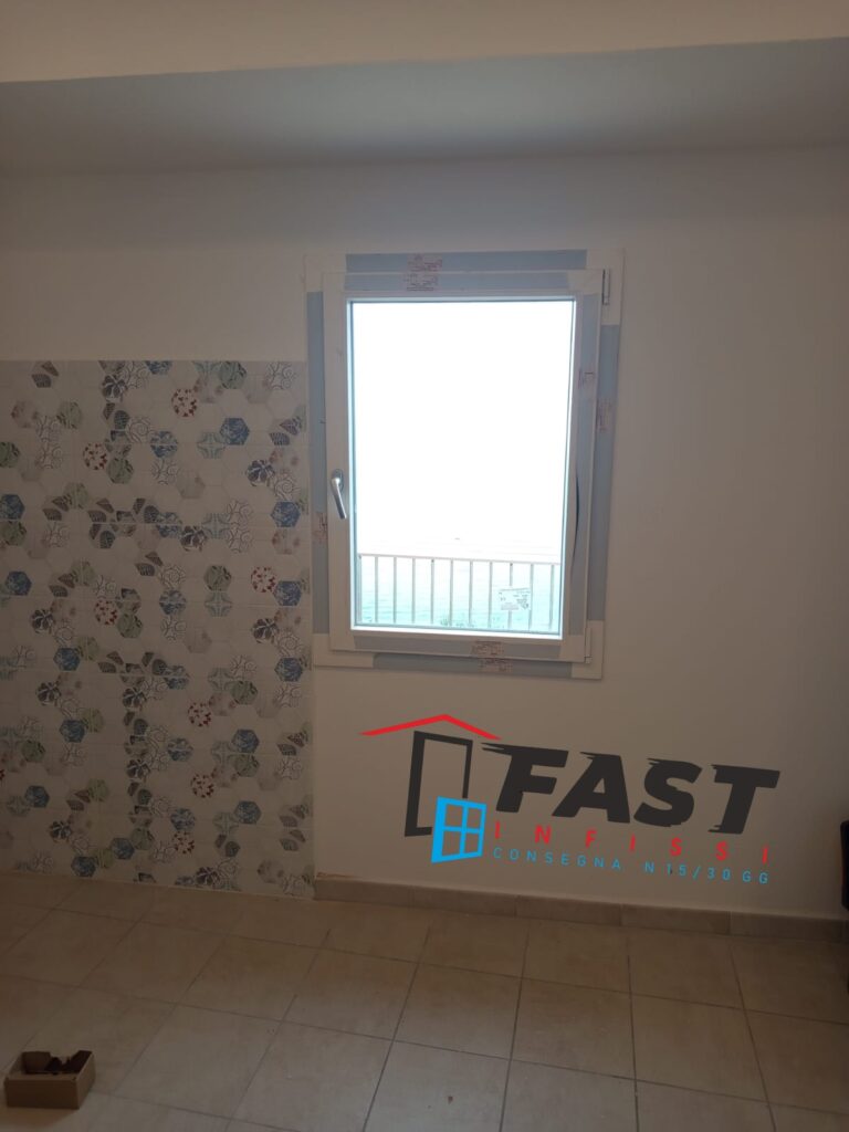 Fornitura e posa in opera di nuovi infissi in PVC profilo bicolore con doppio vetro Vernazza Sp