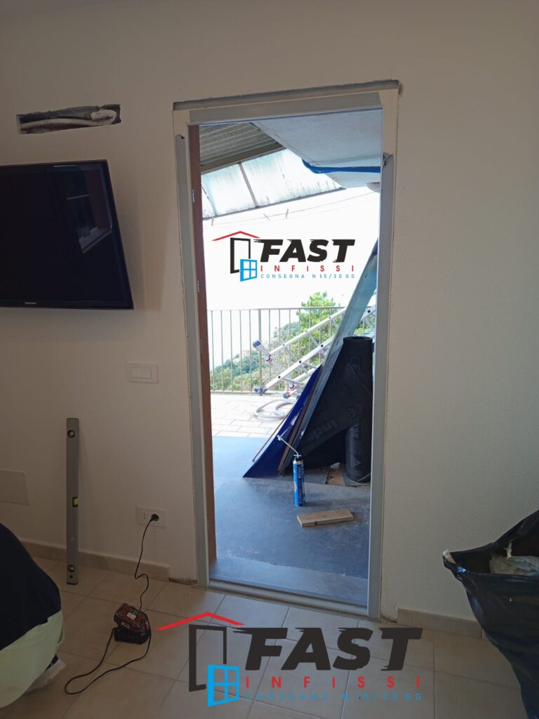 Fornitura e posa in opera di nuovi infissi in PVC profilo bicolore con doppio vetro Vernazza Sp