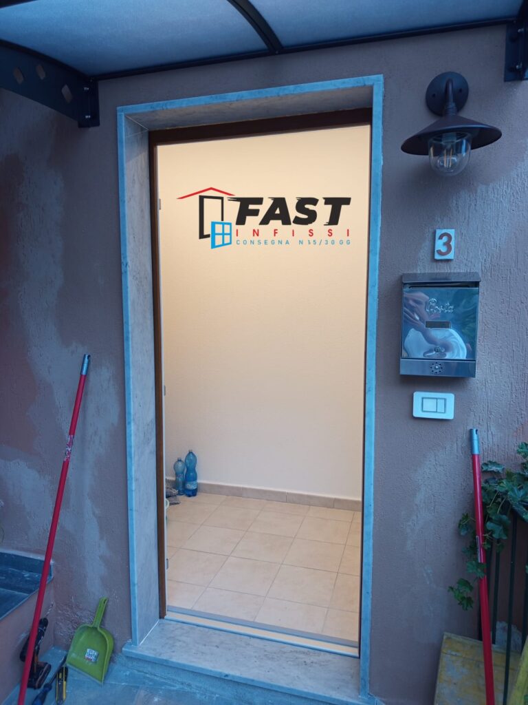 Fornitura e posa in opera di nuovi infissi in PVC profilo bicolore con doppio vetro Vernazza Sp