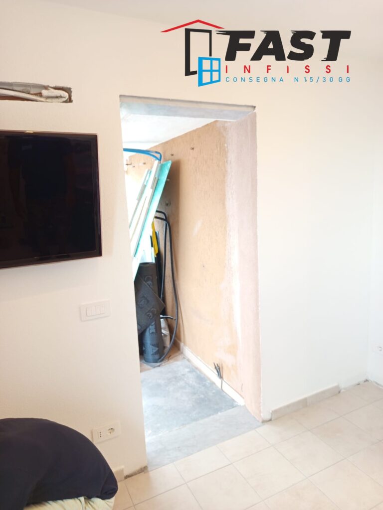 Fornitura e posa in opera di nuovi infissi in PVC profilo bicolore con doppio vetro Vernazza Sp