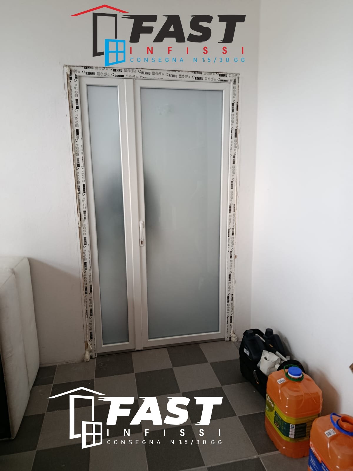 Fornitura e installazione di nuovi infissi in PVC doppio vetro satinato con serratura multipunto a 11 punti a La Spezia