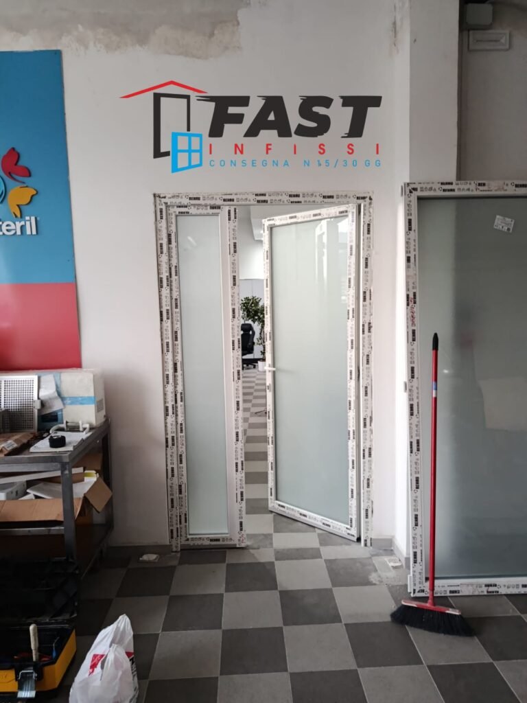 Fornitura e installazione di nuovi infissi in PVC doppio vetro satinato con serratura multipunto a 11 punti a La Spezia