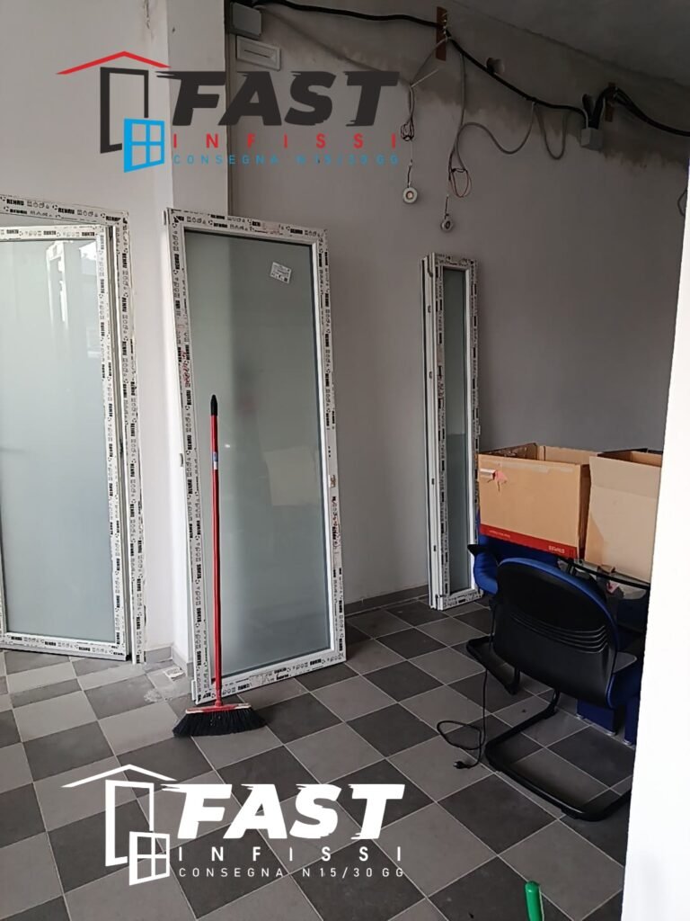 Fornitura e installazione di nuovi infissi in PVC doppio vetro satinato con serratura multipunto a 11 punti a La Spezia