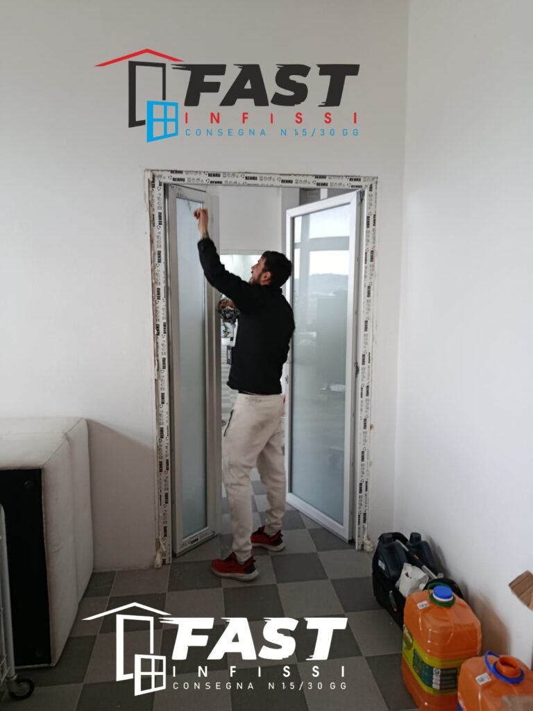 Fornitura e installazione di nuovi infissi in PVC doppio vetro satinato con serratura multipunto a 11 punti a La Spezia