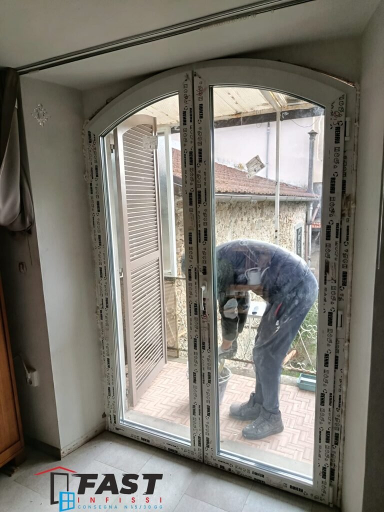 Fornitura e posa in opera di infissi in PVC triplo vetro a Pontremoli