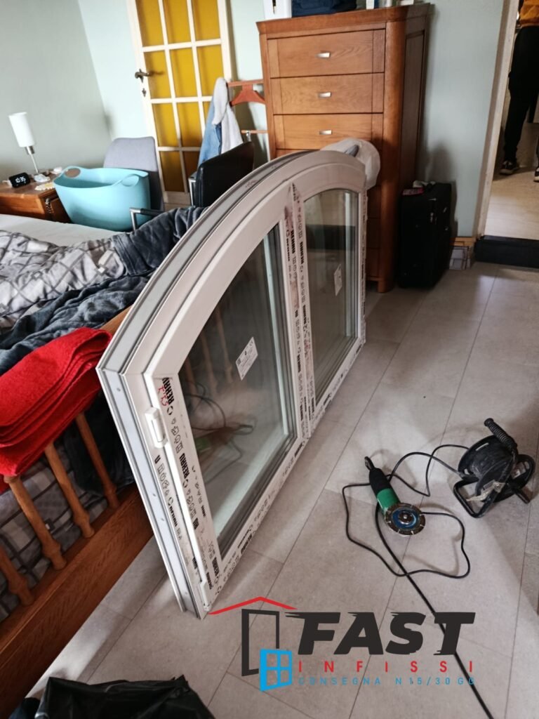 Fornitura e posa in opera di infissi in PVC triplo vetro a Pontremoli