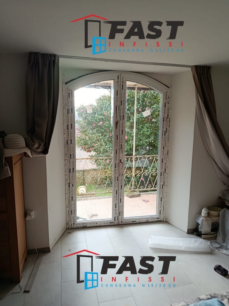 Fornitura e posa in opera di infissi in PVC triplo vetro a Pontremoli