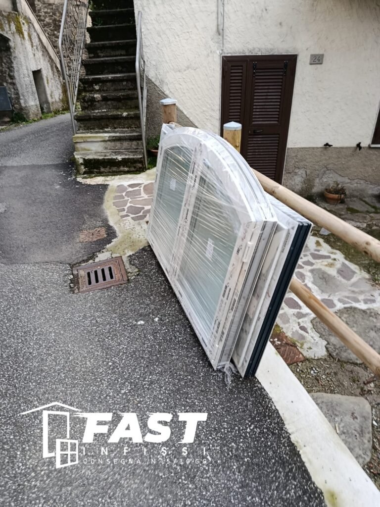 Infissi in PVC triplo vetro antisfondamento a Pontremoli – Fornitura e posa in opera