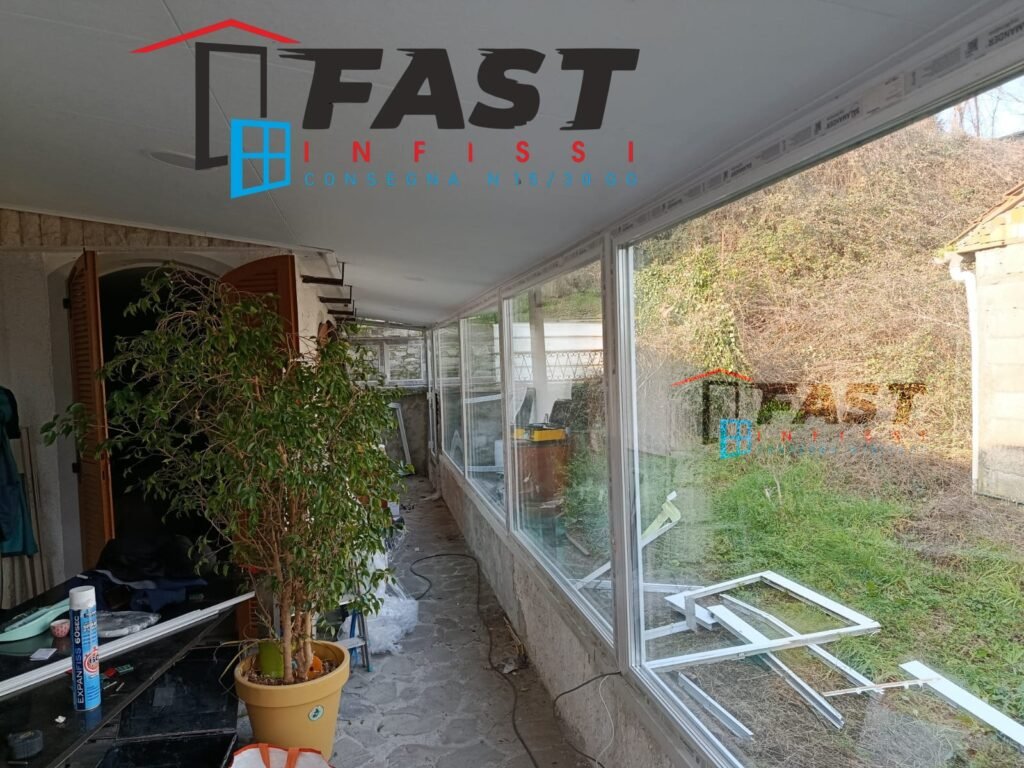 Infissi in PVC triplo vetro antisfondamento a Pontremoli – Fornitura e posa in opera