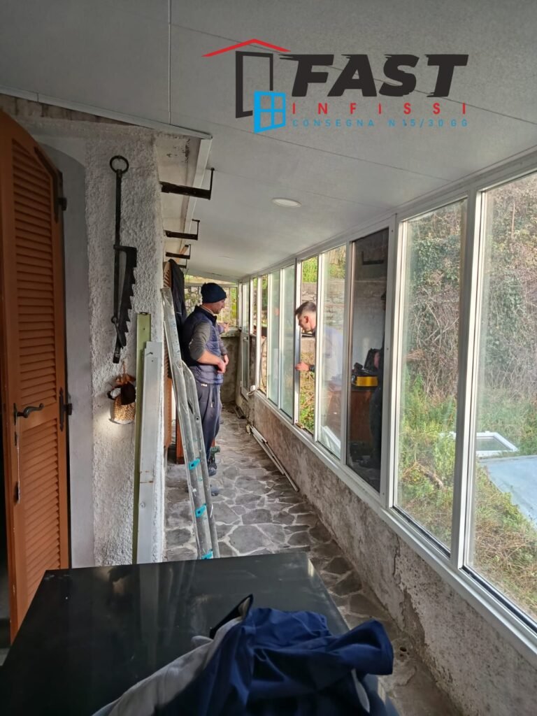 Infissi in PVC triplo vetro antisfondamento a Pontremoli – Fornitura e posa in opera