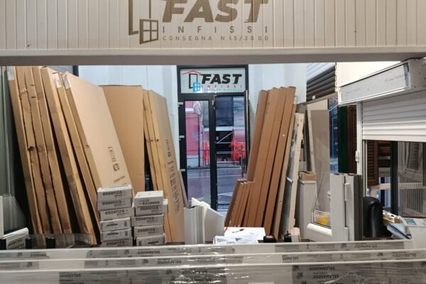 Arrivata Nuova Merce: Porte Interne e Infissi in PVC a Doppio Vetro a La Spezia